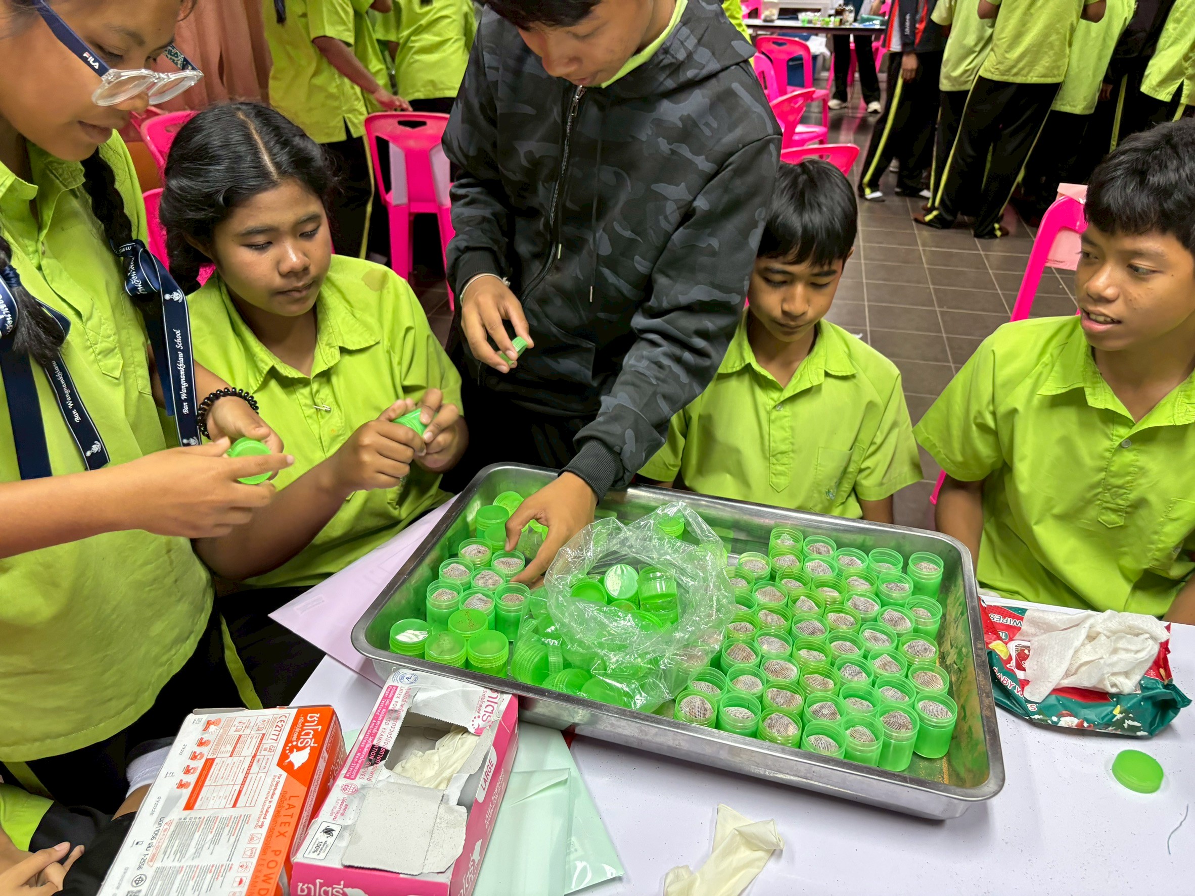 title - ส.ป.ก.ประจวบคีรีขันธ์ วันที่ 26-27 กุมภาพันธ์ 2569 ดำเนินการจัดฝึกอบรมภายใต้โครงการอนุรักษ์พันธุกรรมพืช อันเนื่องมาจากพระราชดำริ สมเด็จพระเทพรัตนราชสุดาฯ สยามบรมราชกุมารี (อพ.สธ.) ประจำปีงบประมาณ พ.ศ. 2569 ณ โรงเรียนบ้านวังน้ำเขียว หมู่ที่ 7 ตำบลร่อนทอง อำเภอบางสะพาน จังหวัดประจวบคีรีขันธ์ และโรงเรียนตำรวจตระเวนชายแดนบ้านย่านซื่อ หมู่ที่ 9 ตำบลหาดขาม อำเภอกุยบุรี จังหวัดประจวบคีรีขันธ์